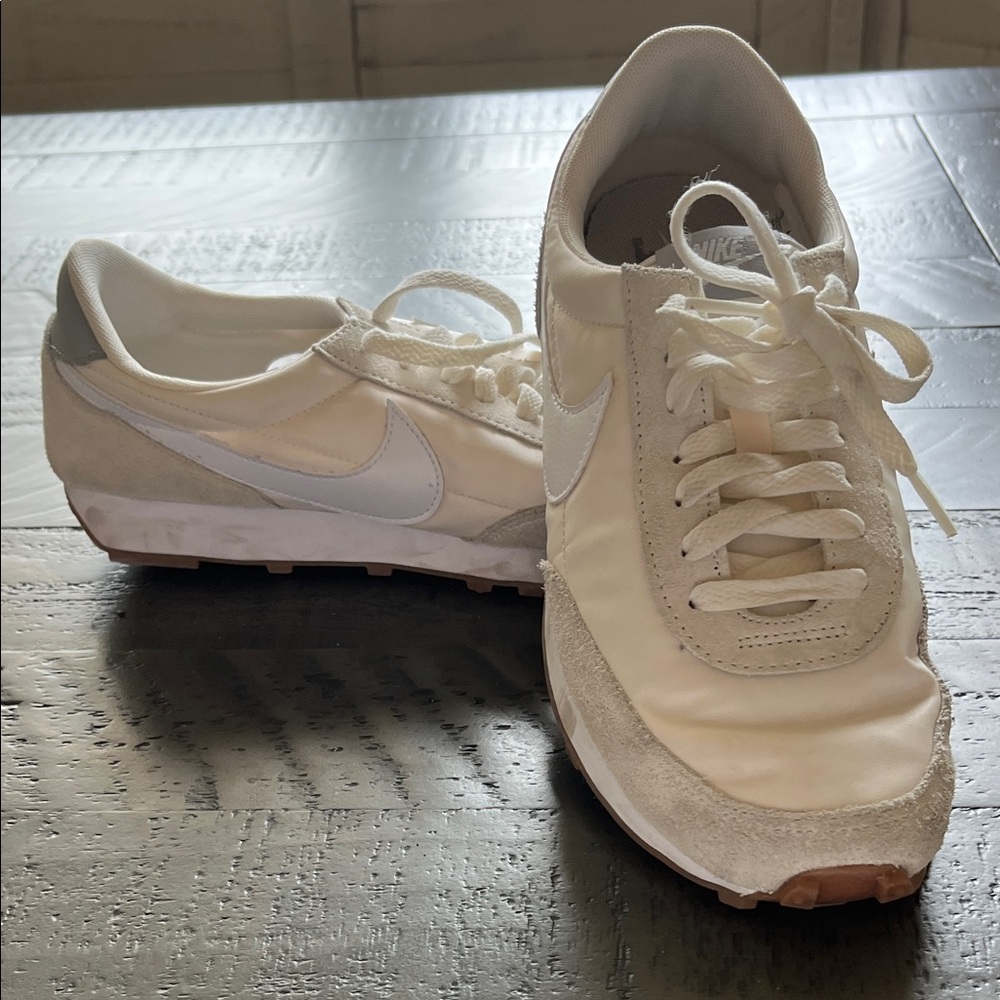 Nike Women's White and Gray Sneakers